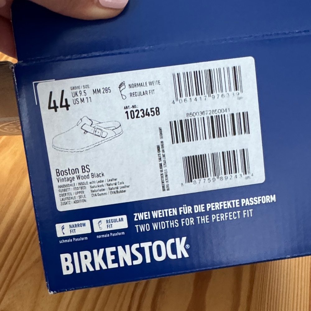 Birkenstock Boston Clogs in Vintage Wood Black